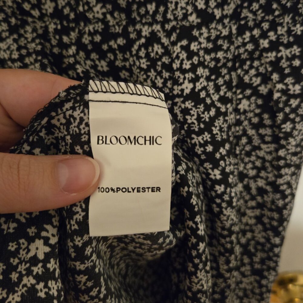 NWT BloomChic ditsy floral cold shoulder top - Size 22/24 - Picture 7 of 8